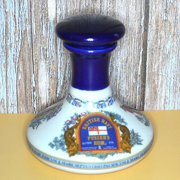 Decorative Bottle For Bar Display Pusser's Rum British Royal Navy England - Picture 1 of 10